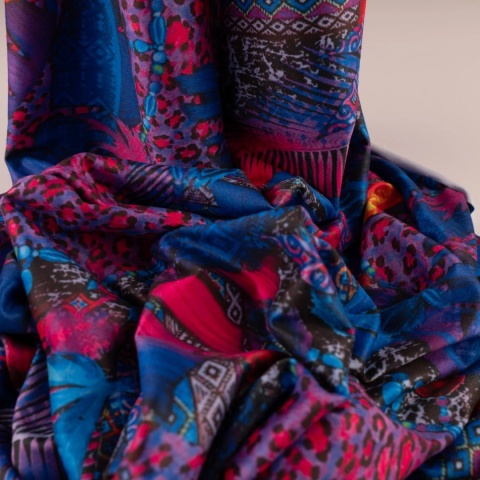 Dzianina Kimo granatowo-różowa w tropikalny wzór patchwork na metry - szer. 150 cm - 180 g/m²