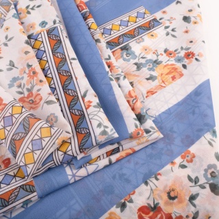 Tkanina Szyfon kremowy patchwork kwiatowo-geometryczny błękitny na metry - szer. 150 cm - 90 g/m²