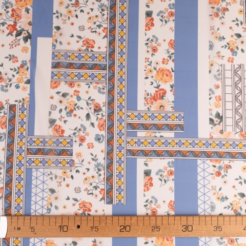 Tkanina Szyfon kremowy patchwork kwiatowo-geometryczny błękitny na metry - szer. 150 cm - 90 g/m²