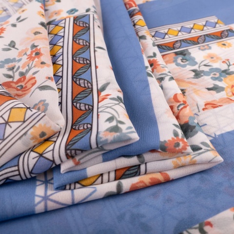 Tkanina Szyfon kremowy patchwork kwiatowo-geometryczny błękitny na metry - szer. 150 cm - 90 g/m²